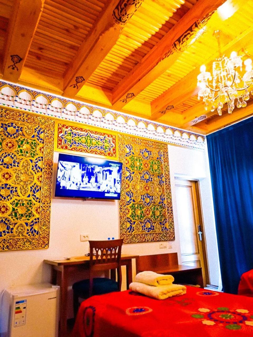 Meros Hotel Buchara Exteriör bild