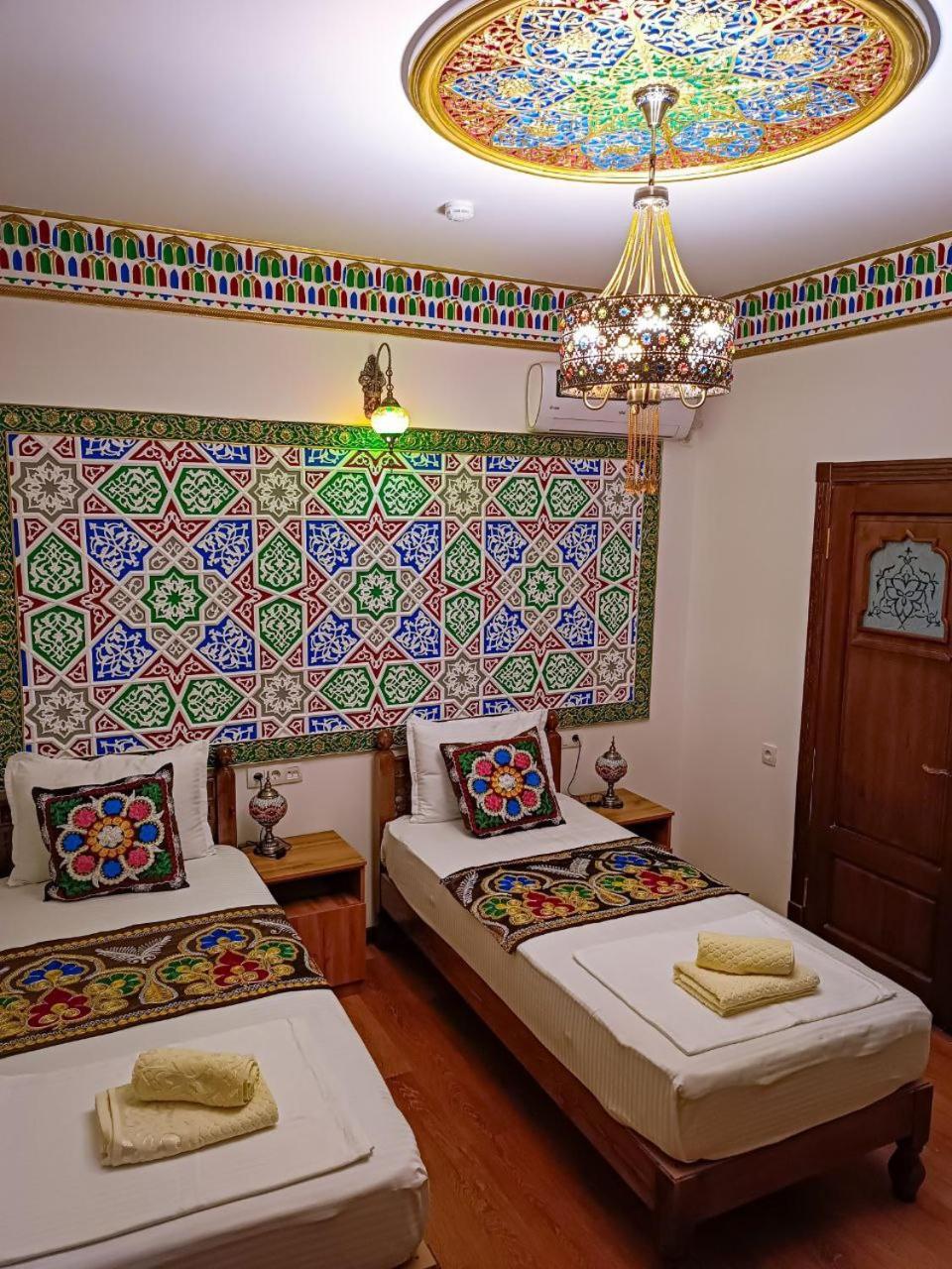 Meros Hotel Buchara Exteriör bild